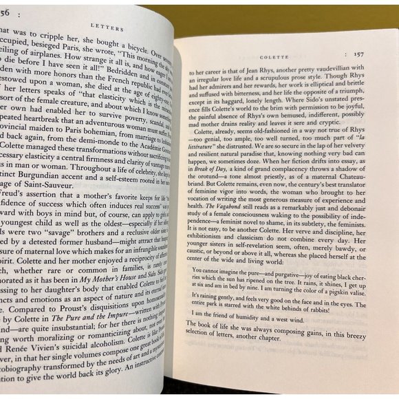 John UPDIKE / HUGGING THE SHORE 1st Edition Book 1983 #134145 W/ Dust Jacket - Picture 4 of 4